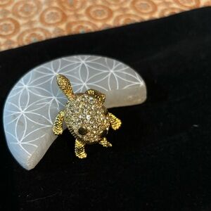 🐢 Vintage Givenchy Turtle Brooch